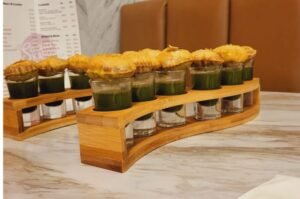 Gol Gappa (GF,DA)